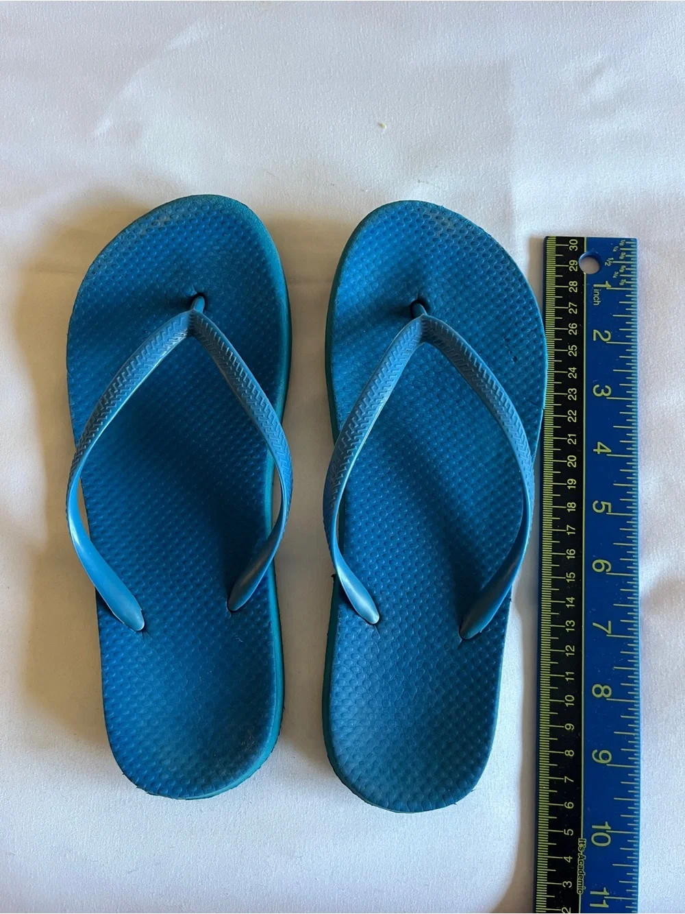Blue Rubber Thong Flip Flop Sandals Unisex Casual Beach Shoes Approx Kids Size 5